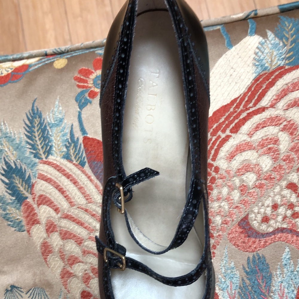 Talbots heel - Picture 2 of 4